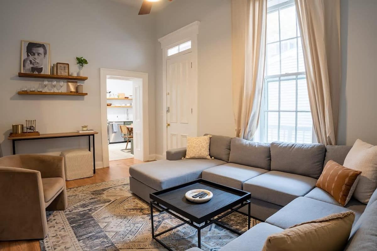 Remodeled Modern - Private Backyard & Games! *