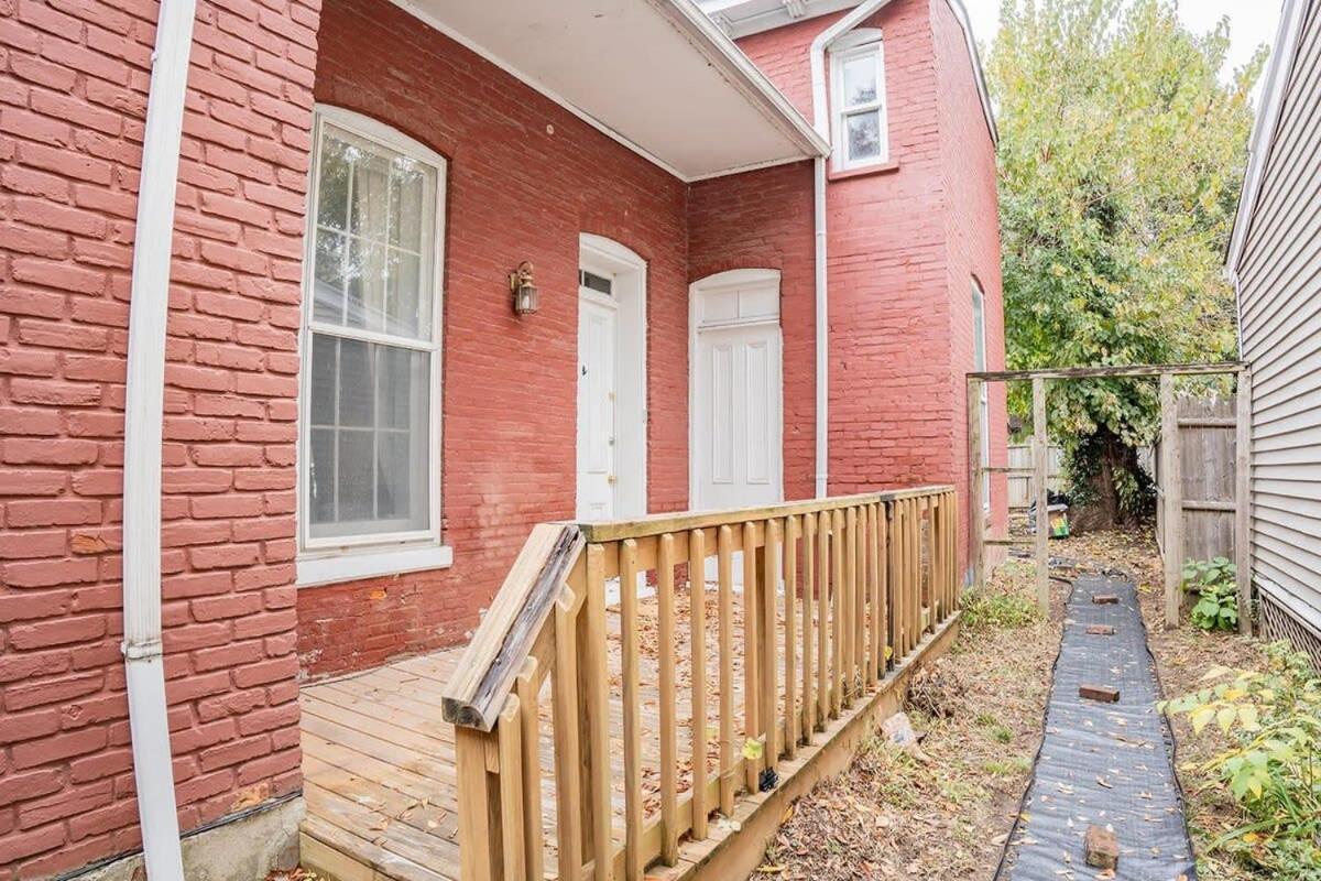 Remodeled Modern - Private Backyard & Games! * Louisville